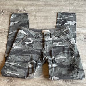 Rewind gray Camo skinny pants